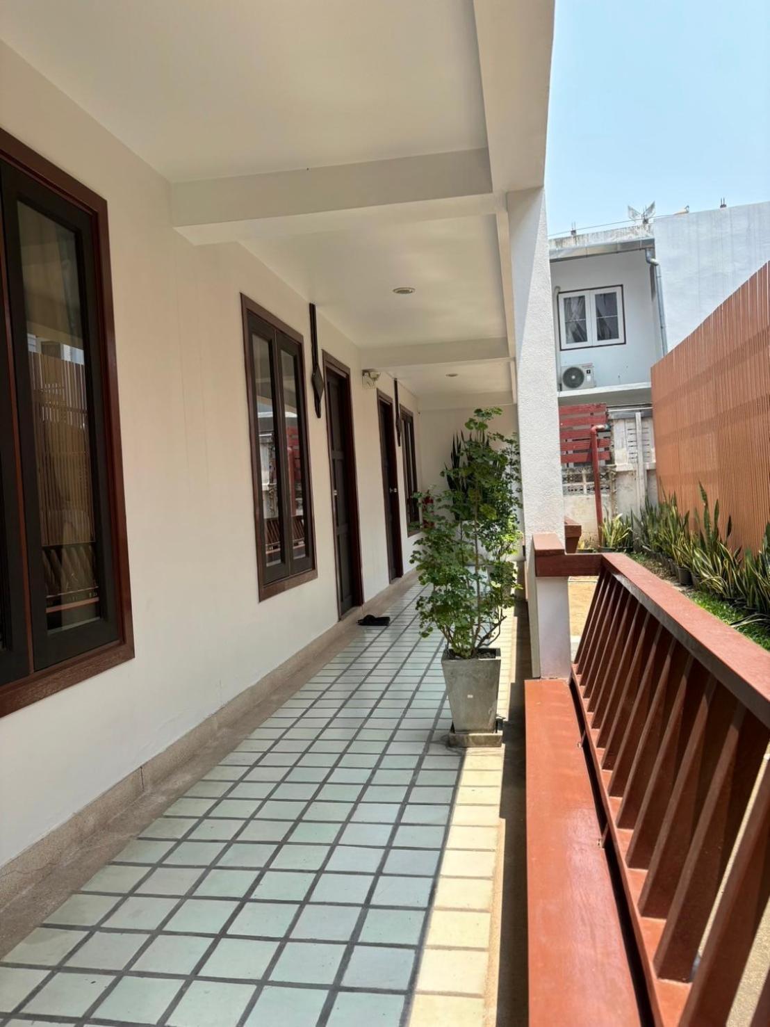 Yindee Stylish Guesthouse Чиангмай Экстерьер фото