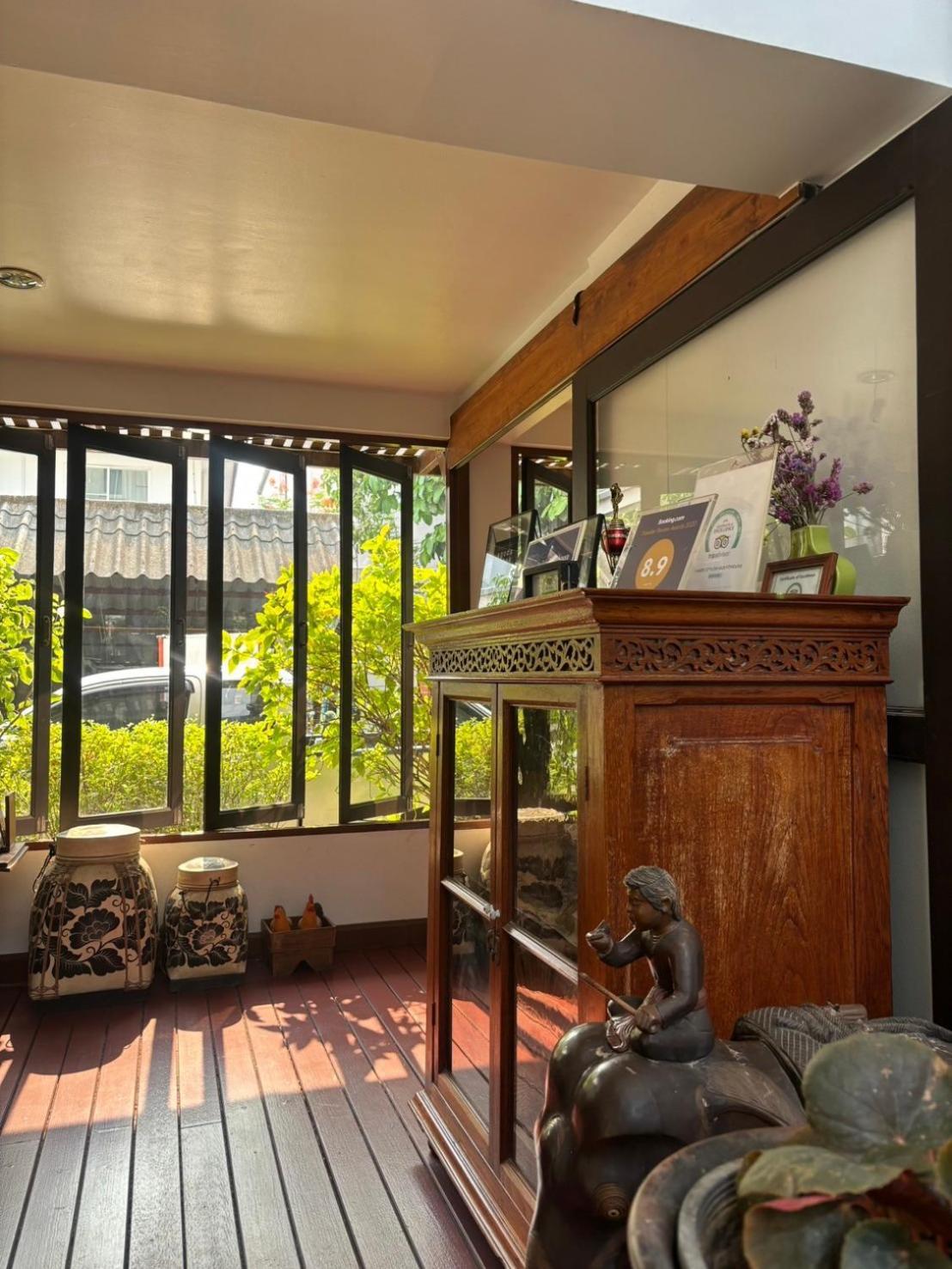 Yindee Stylish Guesthouse Чиангмай Экстерьер фото