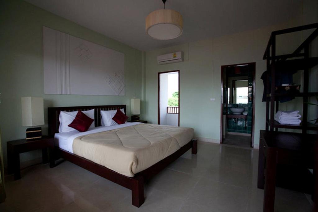 Yindee Stylish Guesthouse Чиангмай Номер фото
